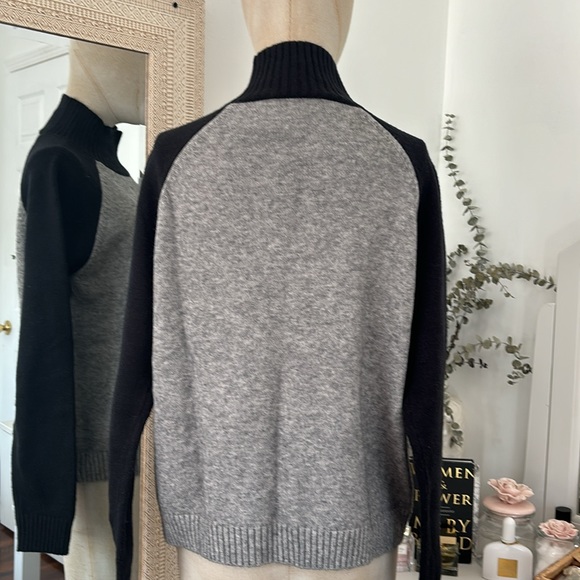 Karen Kane Turtleneck - Picture 4 of 6